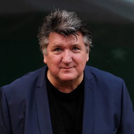 Head shot photo of Bob Mills.