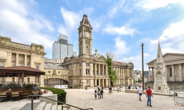 Museum in square with Chamberlain memorial and town hall