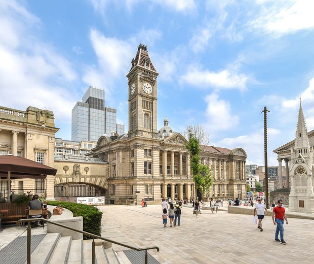 Museum in square with Chamberlain memorial and town hall