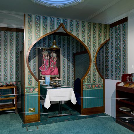 A recreated table setting from the Koh-I-Noor curry house.