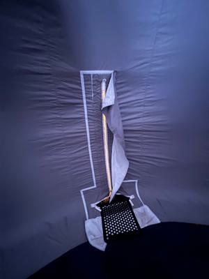 The closed zip from the inside.